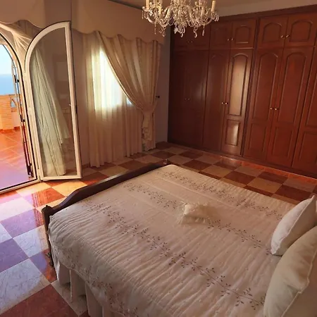 Casa Montes Del Castillo * Almunecar